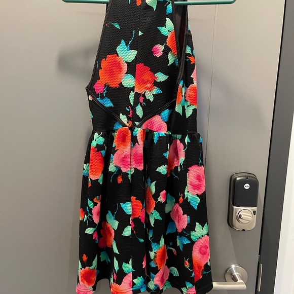 Vibrant Flower Dress - Picture 3 of 5